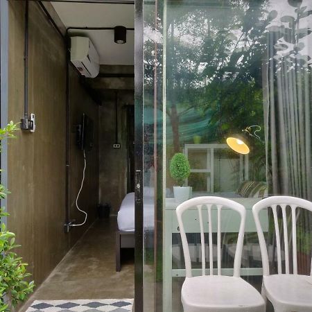 The Hog Bangkok Exterior foto